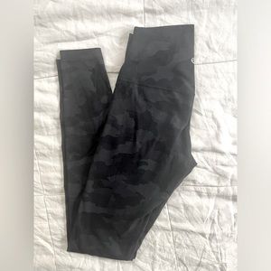 Black/gray camo lululemon wonder under leggings